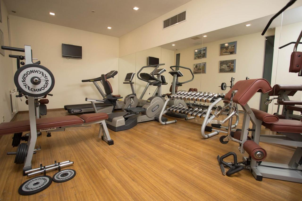 Spa Hotel Persenk Devin Exteriör bild A gym