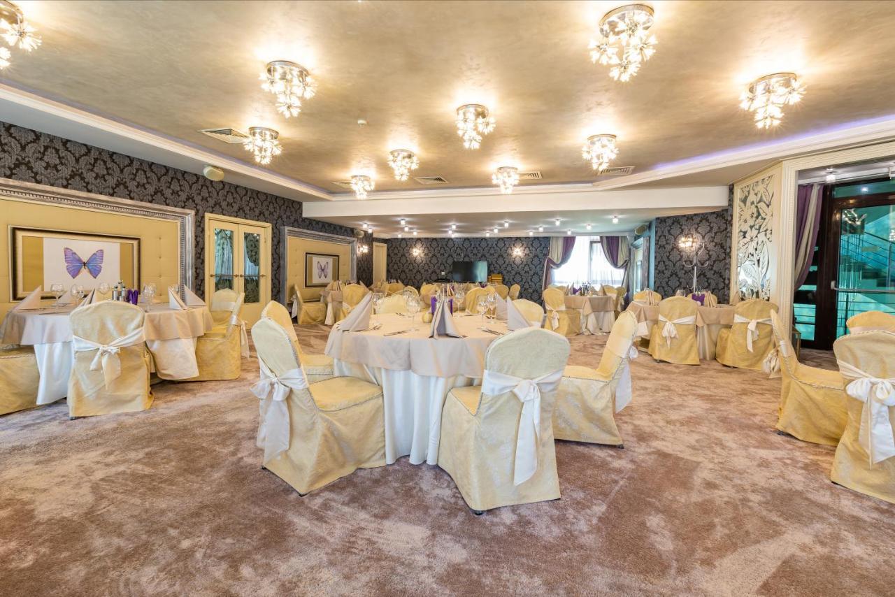 Spa Hotel Persenk Devin Exteriör bild The ballroom