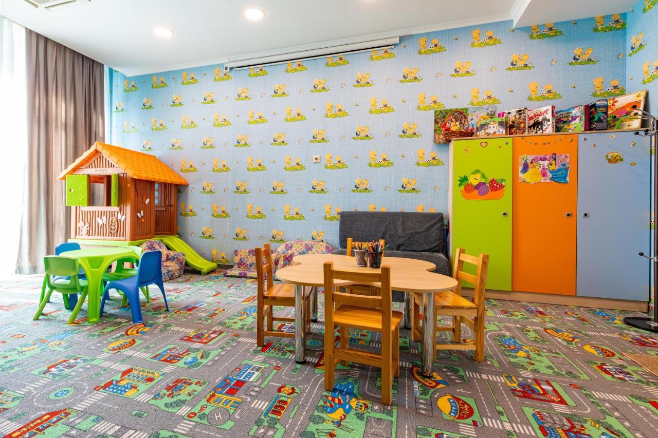 Spa Hotel Persenk Devin Exteriör bild A nursery in Moscow, Russia