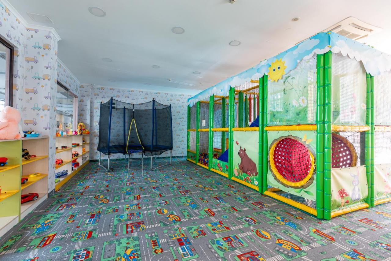 Spa Hotel Persenk Devin Exteriör bild The Children's Playroom