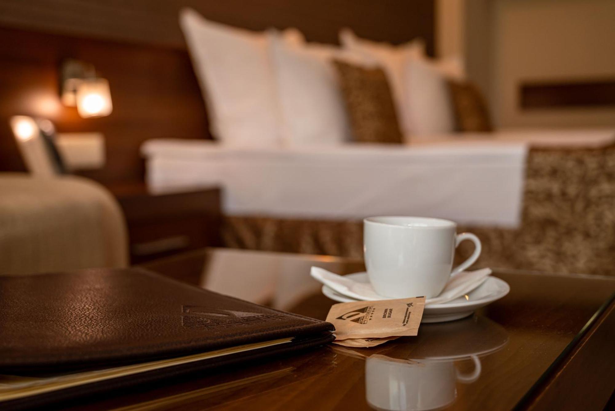Spa Hotel Persenk Devin Exteriör bild A coffee cup in a hotel room