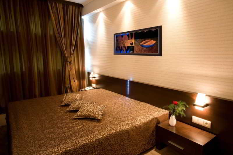 Spa Hotel Persenk Devin Exteriör bild A bedroom